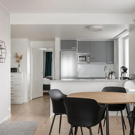 Lakeview 2-bedroom *