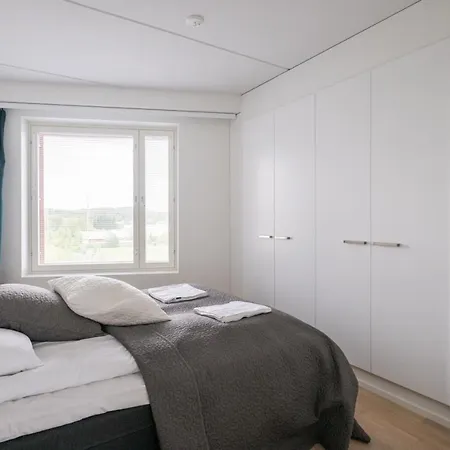 Lakeview 2-bedroom